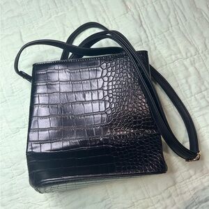 AOTA Black Vegan Croc Purse with Handled and Shoulder Strap/Crossbody